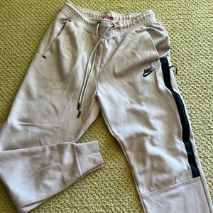 Women’s Nike sweatpants